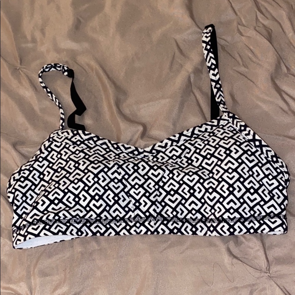 Lucy sports bra